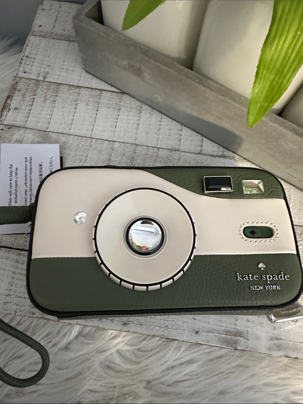 Nwt Kate spade picture this 3d camera wristlet - Picture 5 of 11